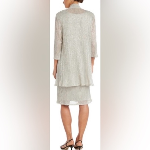 Mother of bride/ evening/ formal 2-piece set: midi dress & cardigan. Silver. 14 - Picture 3 of 13